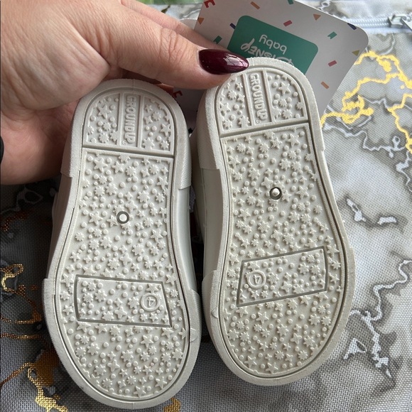 NEW Disney Baby Mickey Mouse Sneakers- Size Toddler 4- Mickey Mouse Shoes - Picture 5 of 6